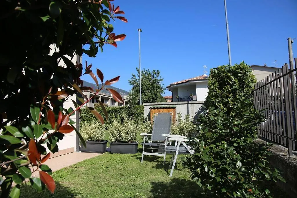 Iseo Lake Family&Friends Smart Home 0*,